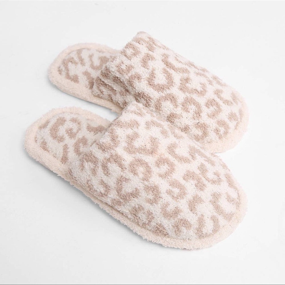 NWT leopard slippers